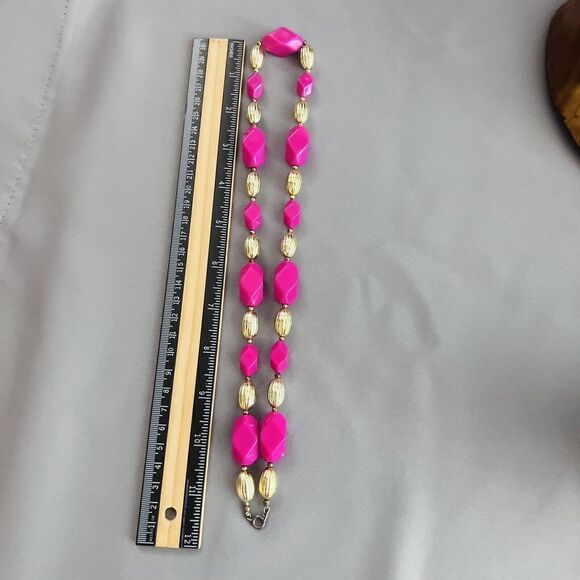 Vintage Lucite Necklace Hot Pink Gold Beaded Faceted Chunky Beads 4546 - Picture 6 of 7